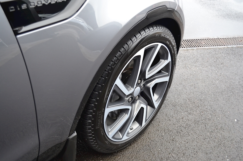 Land Rover Discovery HSE 3.0 5dr SUV Auto Diesel