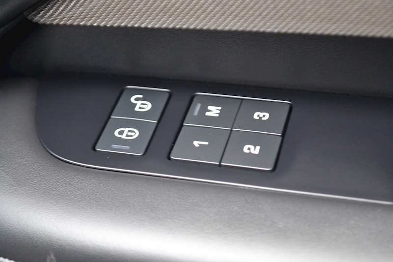 Land Rover Discovery HSE 3.0 5dr SUV Auto Diesel