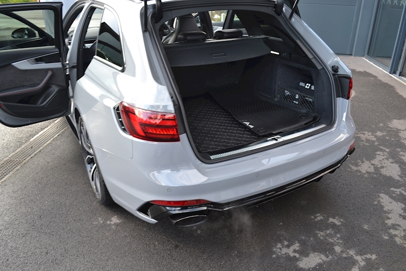 Audi RS4 Avant 2.9 TFSI V6 Avant 5dr Petrol Tiptronic quattro (s/s) (450 ps) 2.9 5dr Avant Tiptronic Petrol