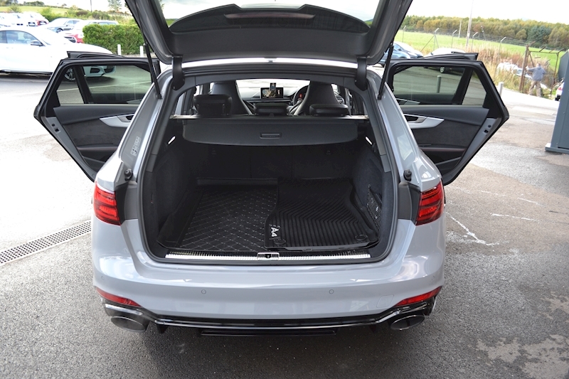 Audi RS4 Avant 2.9 TFSI V6 Avant 5dr Petrol Tiptronic quattro (s/s) (450 ps) 2.9 5dr Avant Tiptronic Petrol