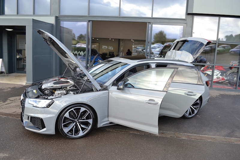 Audi RS4 Avant 2.9 TFSI V6 Avant 5dr Petrol Tiptronic quattro (s/s) (450 ps) 2.9 5dr Avant Tiptronic Petrol