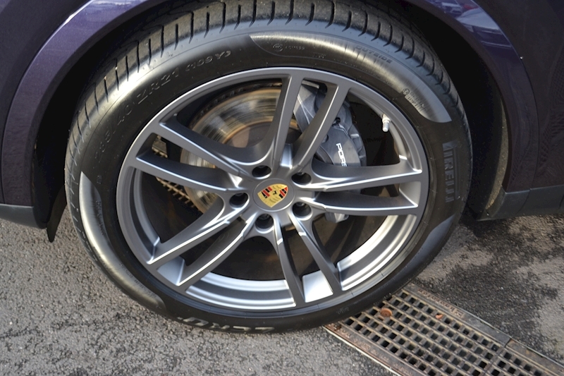 Porsche Cayenne 3.0T V6 SUV 5dr Petrol Tiptronic 4WD (s/s) (340 ps) 3.0 5dr SUV Tiptronic Petrol