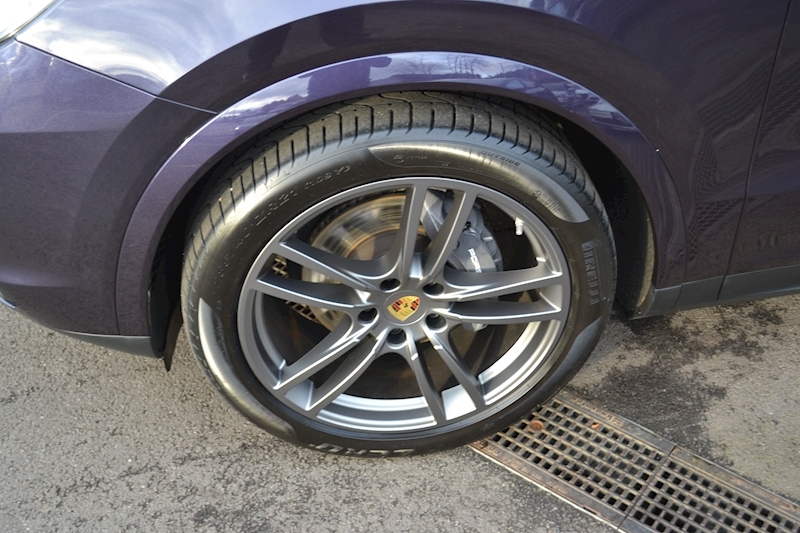 Porsche Cayenne 3.0T V6 SUV 5dr Petrol Tiptronic 4WD (s/s) (340 ps) 3.0 5dr SUV Tiptronic Petrol