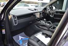 Porsche Cayenne 3.0T V6 SUV 5dr Petrol Tiptronic 4WD (s/s) (340 ps) 3.0 5dr SUV Tiptronic Petrol