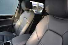 Porsche Cayenne 3.0T V6 SUV 5dr Petrol Tiptronic 4WD (s/s) (340 ps) 3.0 5dr SUV Tiptronic Petrol