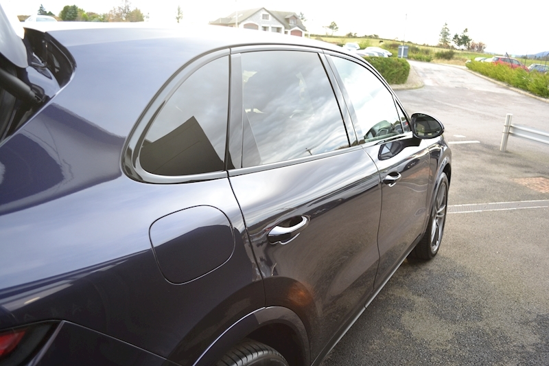 Porsche Cayenne 3.0T V6 SUV 5dr Petrol Tiptronic 4WD (s/s) (340 ps) 3.0 5dr SUV Tiptronic Petrol