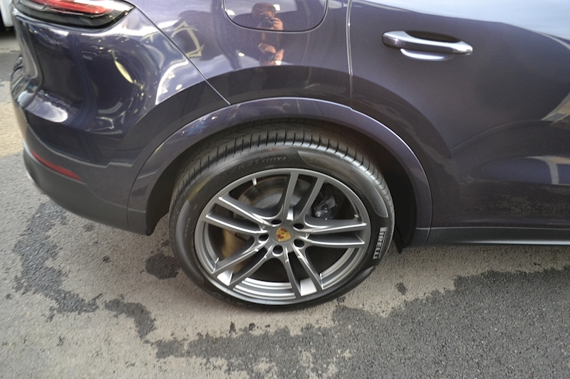 Porsche Cayenne 3.0T V6 SUV 5dr Petrol Tiptronic 4WD (s/s) (340 ps) 3.0 5dr SUV Tiptronic Petrol