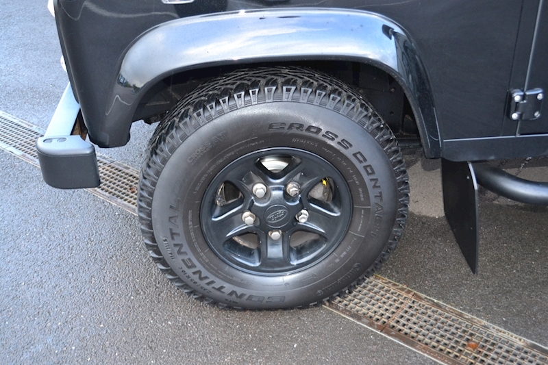 Land Rover Defender 110 XS Station Wagon 2.2 Manual Diesel