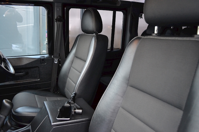 Land Rover Defender 110 XS Station Wagon 2.2 Manual Diesel