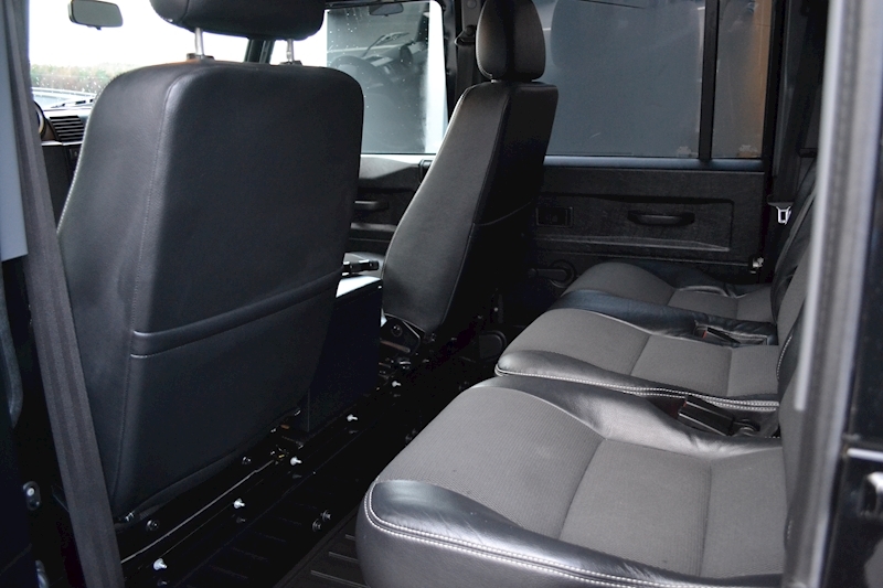 Land Rover Defender 110 XS Station Wagon 2.2 Manual Diesel