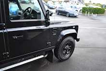 Land Rover Defender 110 XS Station Wagon 2.2 Manual Diesel