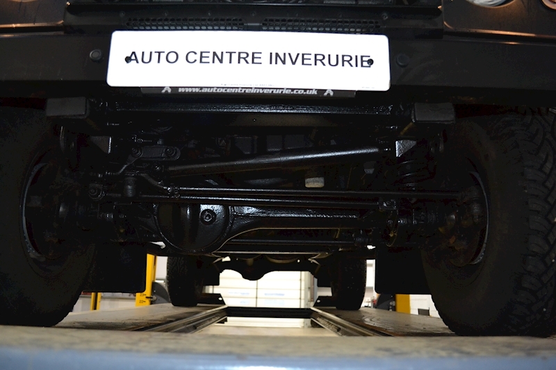 Land Rover Defender 110 XS Station Wagon 2.2 Manual Diesel