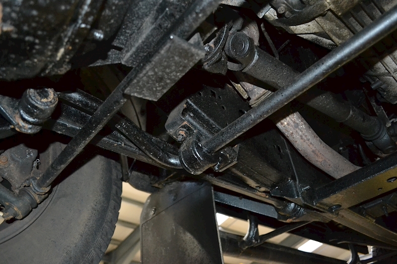 Land Rover Defender 110 XS Station Wagon 2.2 Manual Diesel