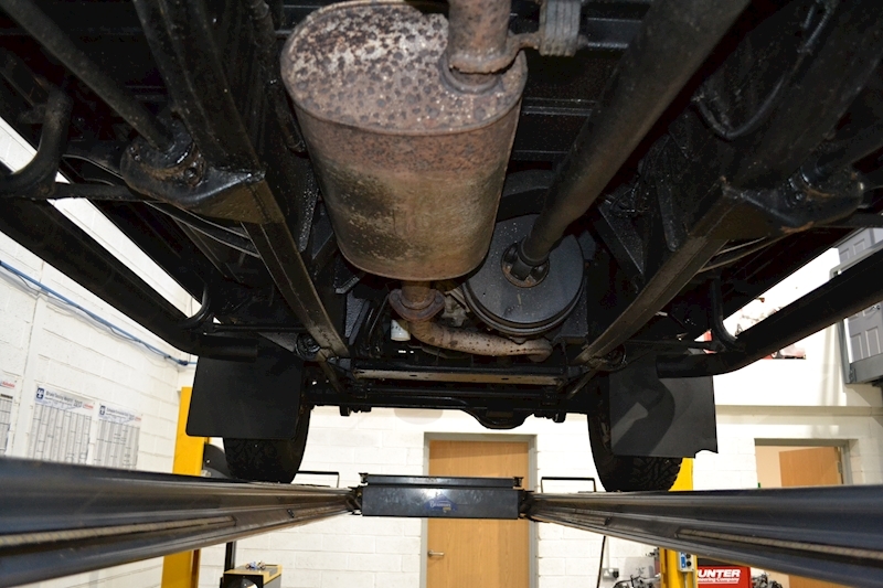 Land Rover Defender 110 XS Station Wagon 2.2 Manual Diesel