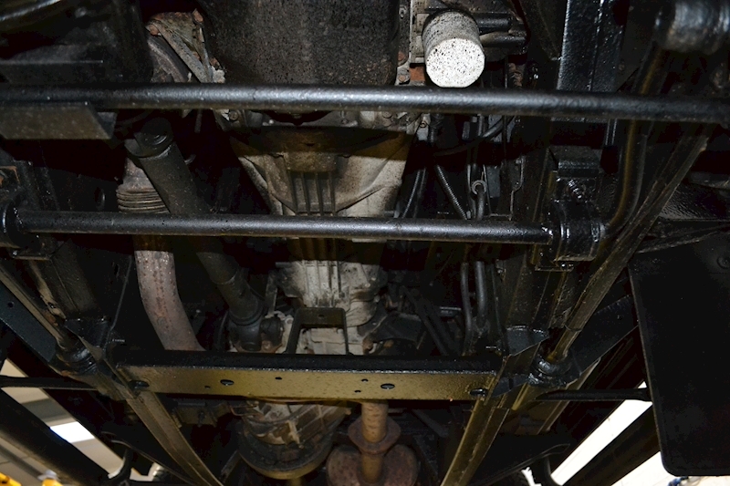 Land Rover Defender 110 XS Station Wagon 2.2 Manual Diesel