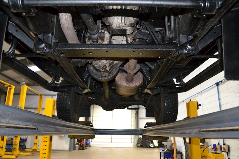 Land Rover Defender 110 XS Station Wagon 2.2 Manual Diesel