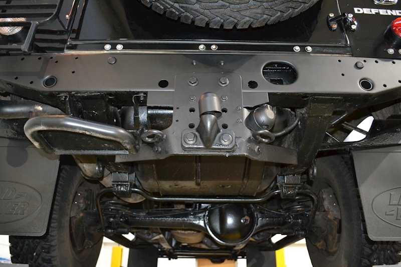 Land Rover Defender 110 XS Station Wagon 2.2 Manual Diesel