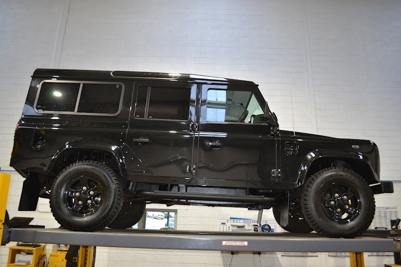 Land Rover Defender 110 XS Station Wagon 2.2 Manual Diesel