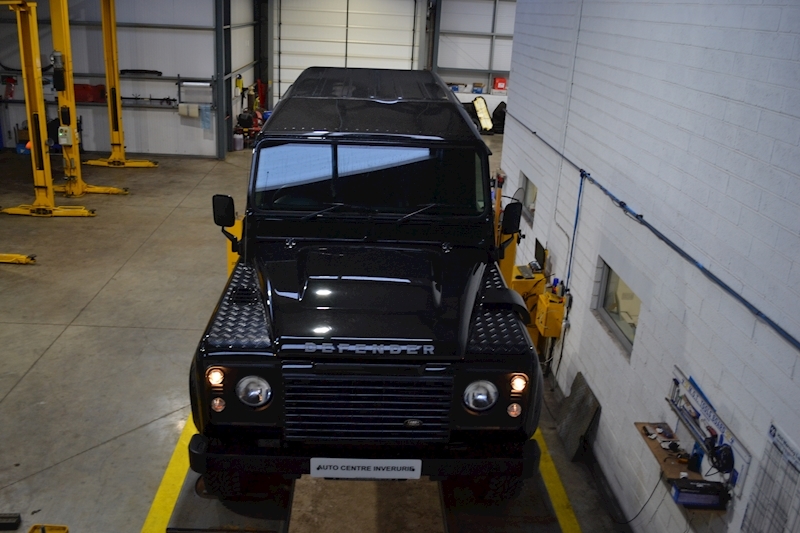 Land Rover Defender 110 XS Station Wagon 2.2 Manual Diesel