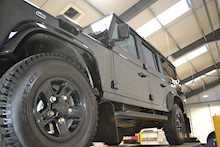 Land Rover Defender 110 XS Station Wagon 2.2 Manual Diesel