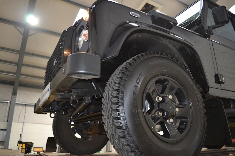 Land Rover Defender 110 XS Station Wagon 2.2 Manual Diesel