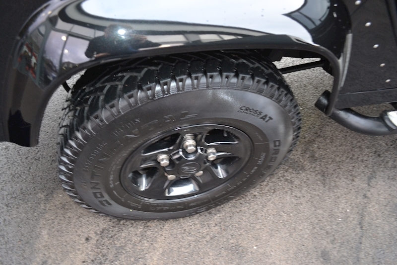 Land Rover Defender 110 XS Station Wagon 2.2 Manual Diesel