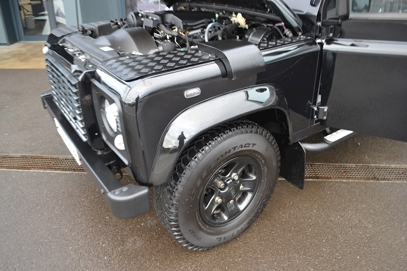 Land Rover Defender 110 XS Station Wagon 2.2 Manual Diesel