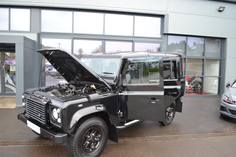 Land Rover Defender 110 XS Station Wagon 2.2 Manual Diesel