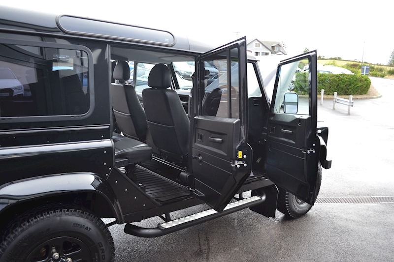 Land Rover Defender 110 XS Station Wagon 2.2 Manual Diesel