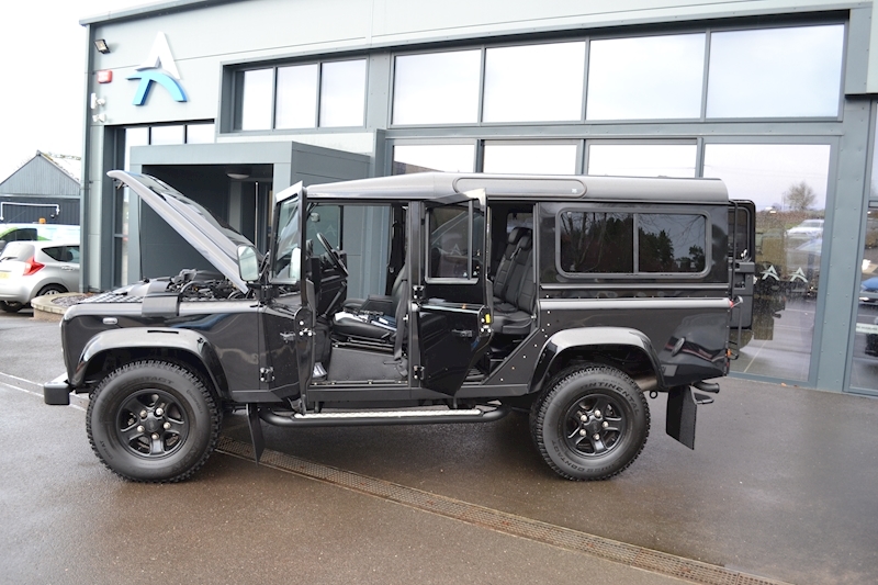 Land Rover Defender 110 XS Station Wagon 2.2 Manual Diesel