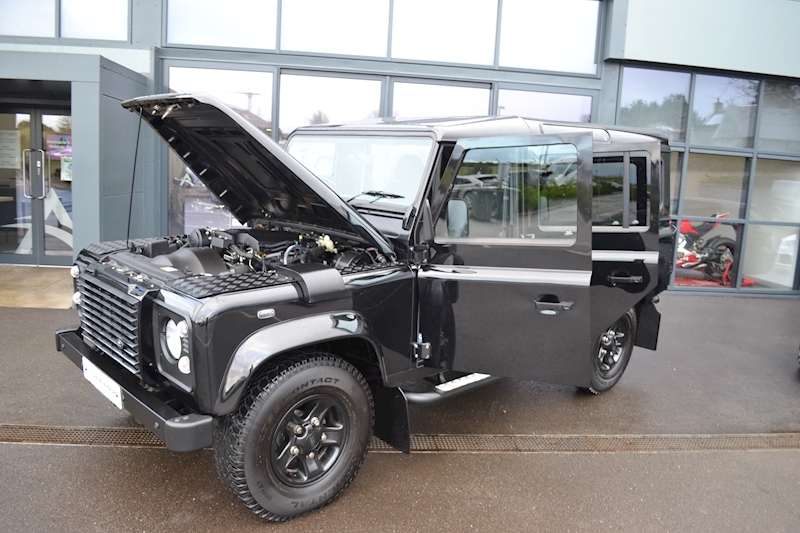 Land Rover Defender 110 XS Station Wagon 2.2 Manual Diesel