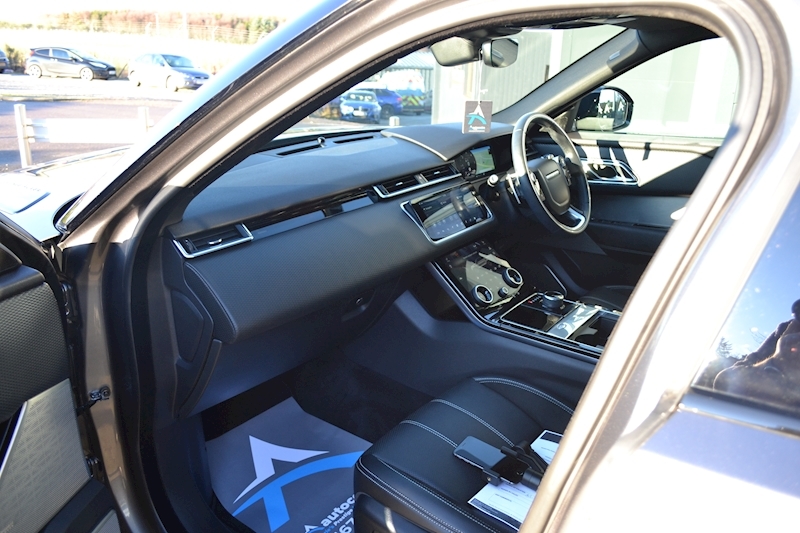 Land Rover 3.0 D300 R-Dynamic SE SUV 5dr Diesel Auto 4WD (s/s) (300 ps)