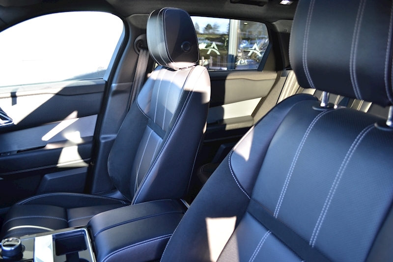 Land Rover 3.0 D300 R-Dynamic SE SUV 5dr Diesel Auto 4WD (s/s) (300 ps)