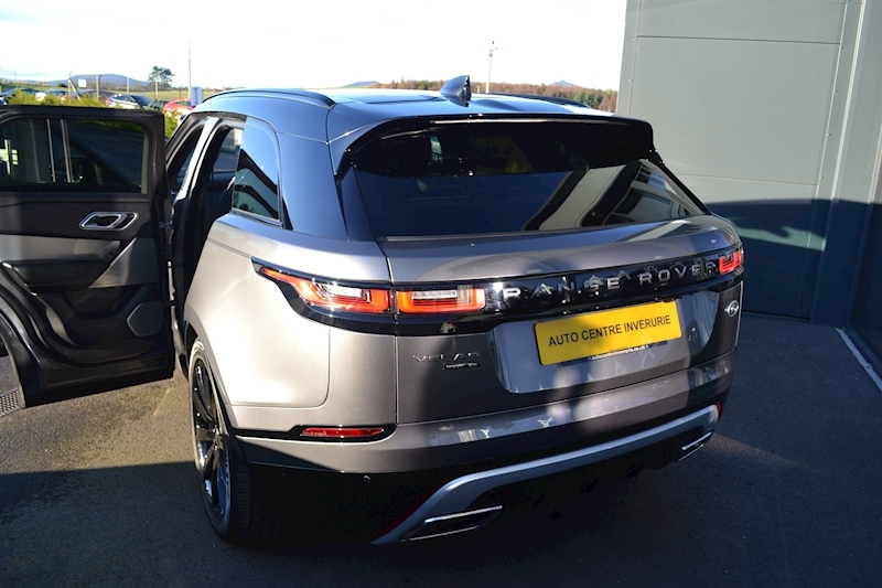 Land Rover 3.0 D300 R-Dynamic SE SUV 5dr Diesel Auto 4WD (s/s) (300 ps)