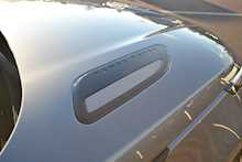 Land Rover 3.0 D300 R-Dynamic SE SUV 5dr Diesel Auto 4WD (s/s) (300 ps)