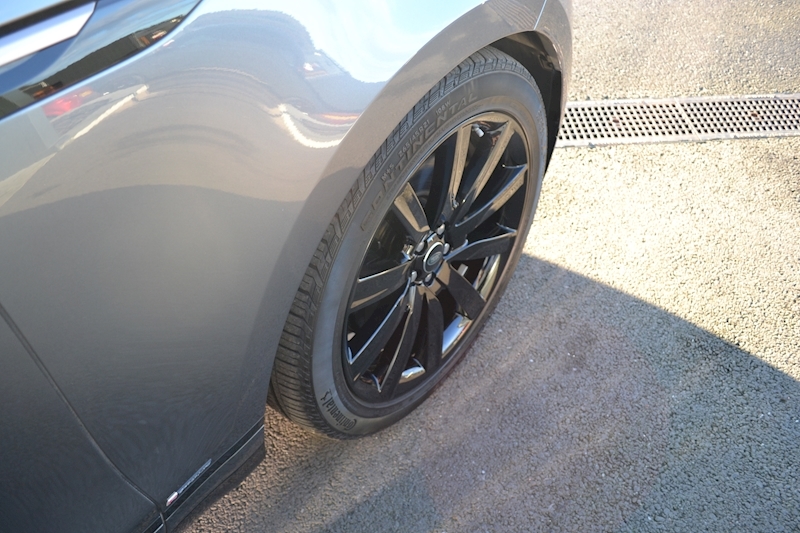 Land Rover 3.0 D300 R-Dynamic SE SUV 5dr Diesel Auto 4WD (s/s) (300 ps)