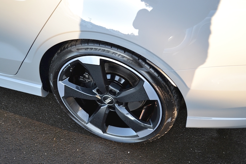 Audi 2.5 TFSI Audi Sport Edition Saloon 4dr Petrol S Tronic quattro (s/s) (400 ps)