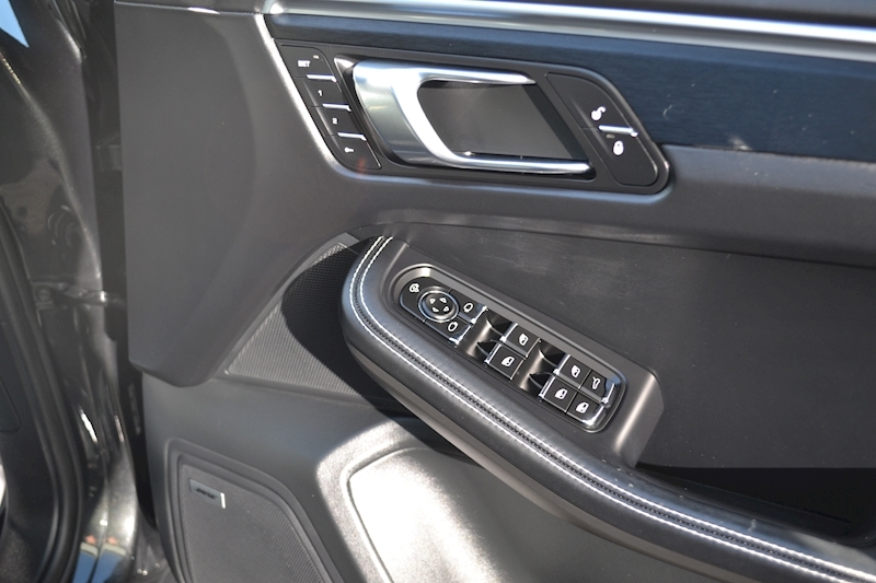 Porsche 3.0T V6 GTS SUV 5dr Petrol PDK 4WD (s/s) (360 ps)