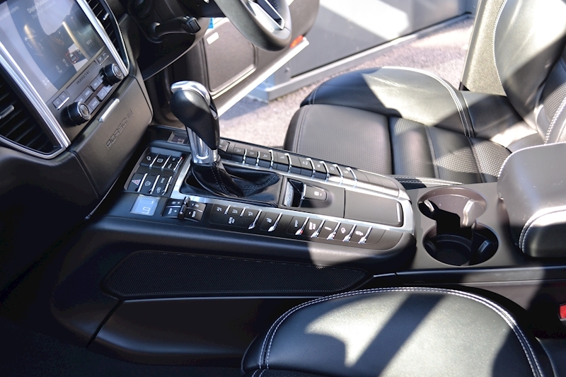 Porsche 3.0T V6 GTS SUV 5dr Petrol PDK 4WD (s/s) (360 ps)