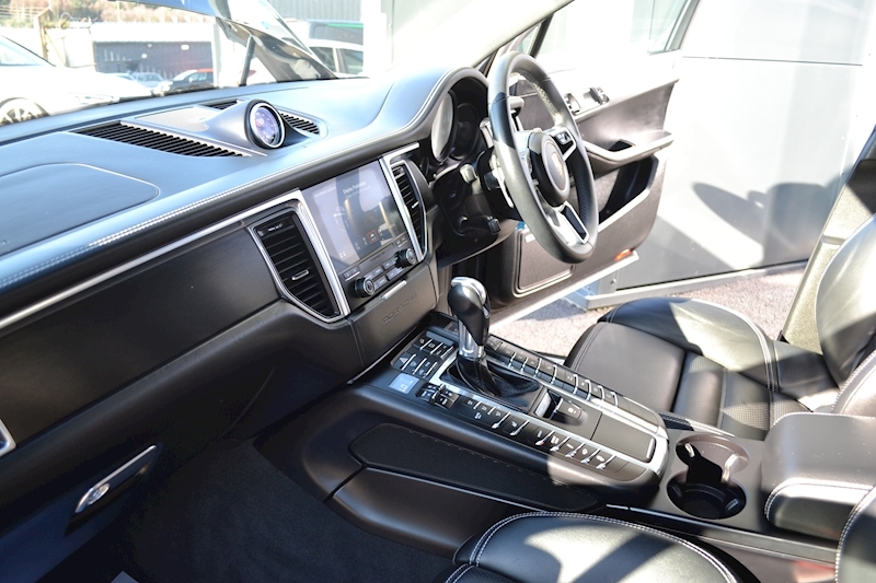 Porsche 3.0T V6 GTS SUV 5dr Petrol PDK 4WD (s/s) (360 ps)