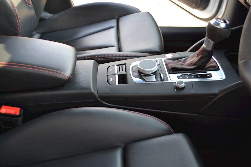 Audi 2.5 TFSI Audi Sport Edition Sportback 5dr Petrol S Tronic quattro (s/s) (400 ps)