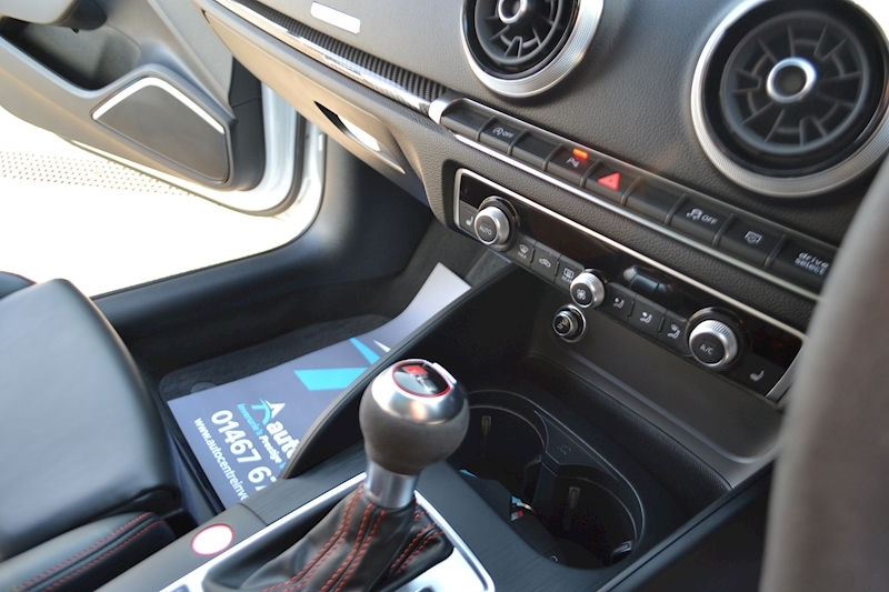 Audi 2.5 TFSI Audi Sport Edition Sportback 5dr Petrol S Tronic quattro (s/s) (400 ps)