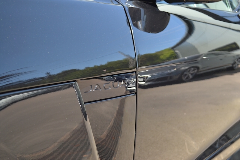 Jaguar 5.0 V8 Supercharged SVR Coupe 2dr Petrol Automatic (AWD) (269 g/km, 567 bhp)