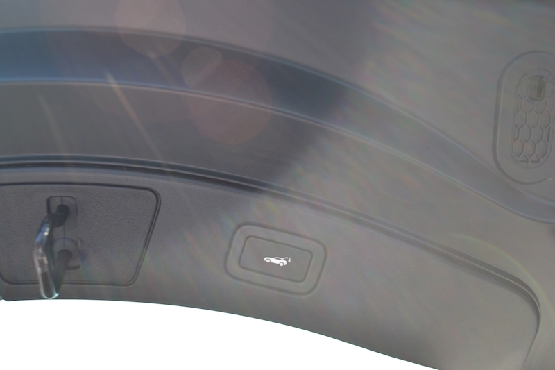 Jaguar 5.0 V8 Supercharged SVR Coupe 2dr Petrol Automatic (AWD) (269 g/km, 567 bhp)