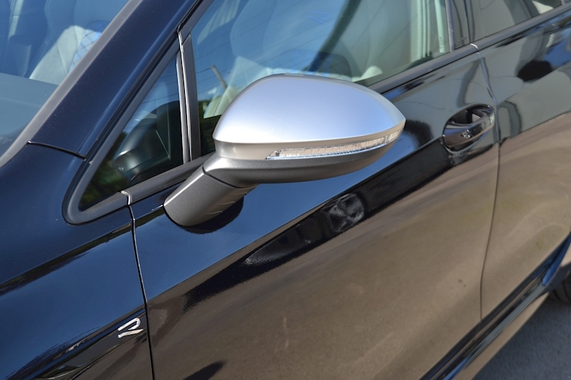 Volkswagen 2.0 TSI R Hatchback 5dr Petrol DSG 4Motion (s/s) (320 ps)