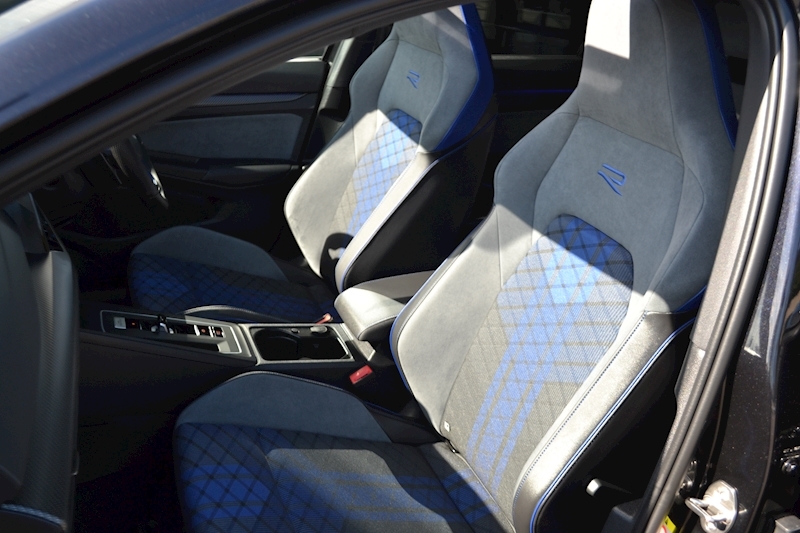 Volkswagen 2.0 TSI R Hatchback 5dr Petrol DSG 4Motion (s/s) (320 ps)