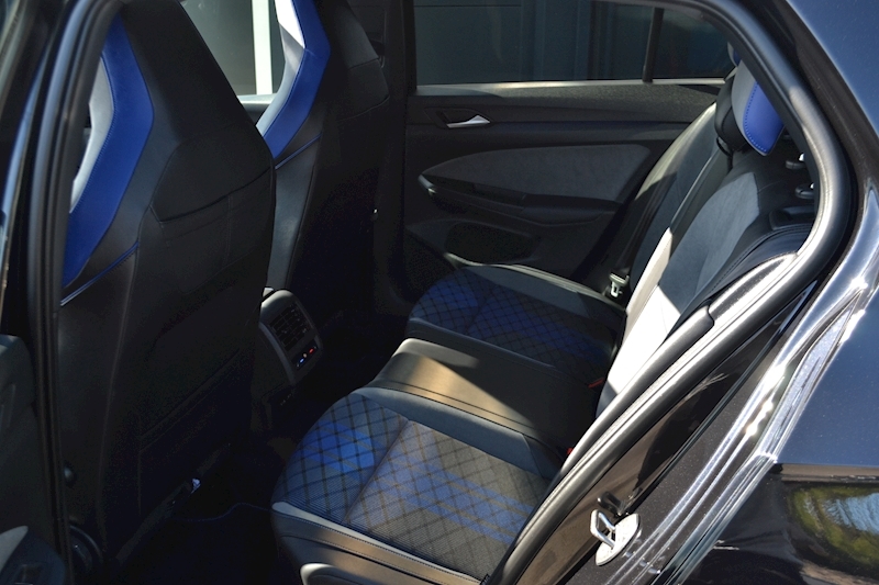 Volkswagen 2.0 TSI R Hatchback 5dr Petrol DSG 4Motion (s/s) (320 ps)