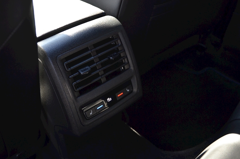 Volkswagen 2.0 TSI R Hatchback 5dr Petrol DSG 4Motion (s/s) (320 ps)