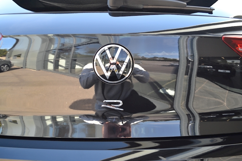 Volkswagen 2.0 TSI R Hatchback 5dr Petrol DSG 4Motion (s/s) (320 ps)