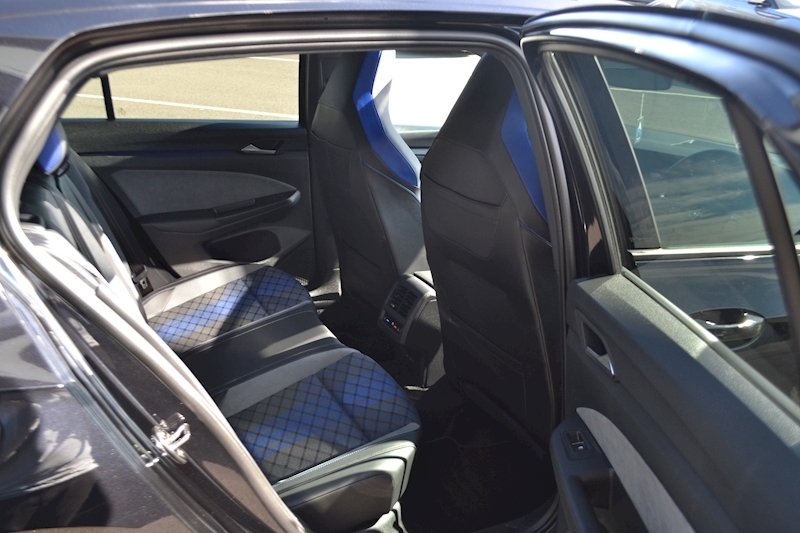 Volkswagen 2.0 TSI R Hatchback 5dr Petrol DSG 4Motion (s/s) (320 ps)